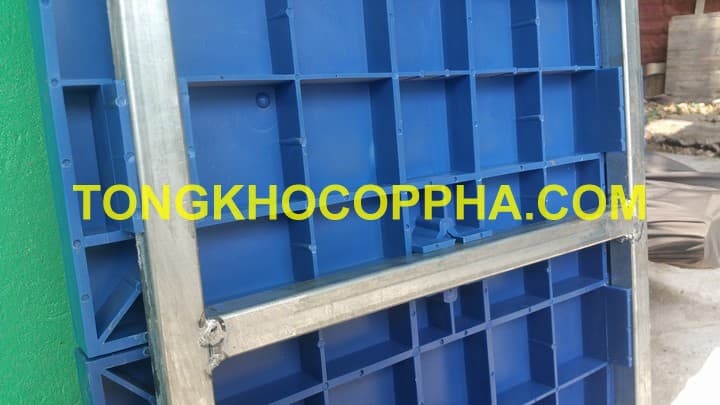 DÙNG CỐP PHA NHỰA SPAN GHÉP SÀN ĐỔ MÁI