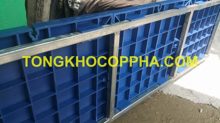 THỬ ĐỘ CỨNG TẤM CỐP PHA SÀN NHỰA SPAN